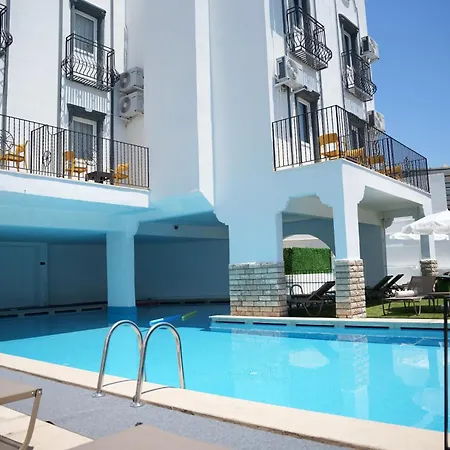 Ξενοδοχείο Quatro Life *