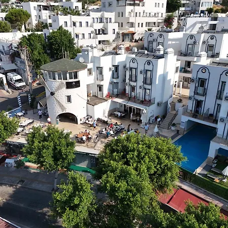 Quatro Life Hotel *